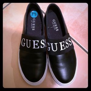 Guess Slip on loafers